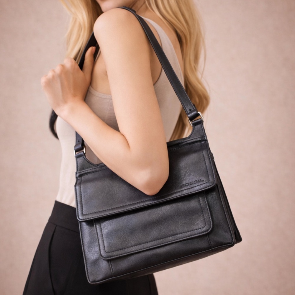 Vintage Fossil Black Genuine Leather Crossbody Bag Style Flap Purse Shoulder Bag